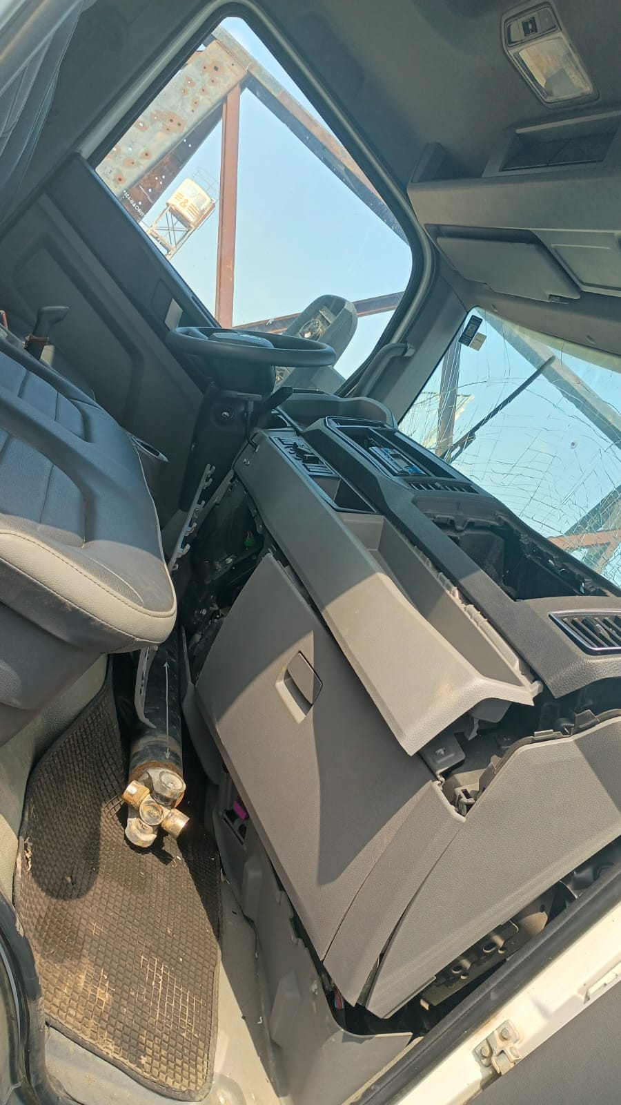 ESTANQUE DE PETROLEO Volkswagen DELIVERY 9.170 2019  USADO  EN DESARME